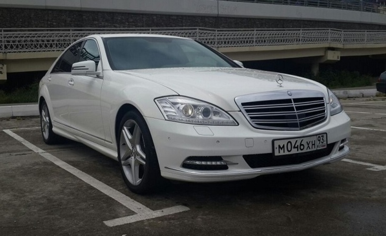 Mercedes W221 Long White