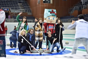 Чемпионы ивент и туристической индустрии встретили зиму в арене "Ледяной Куб"